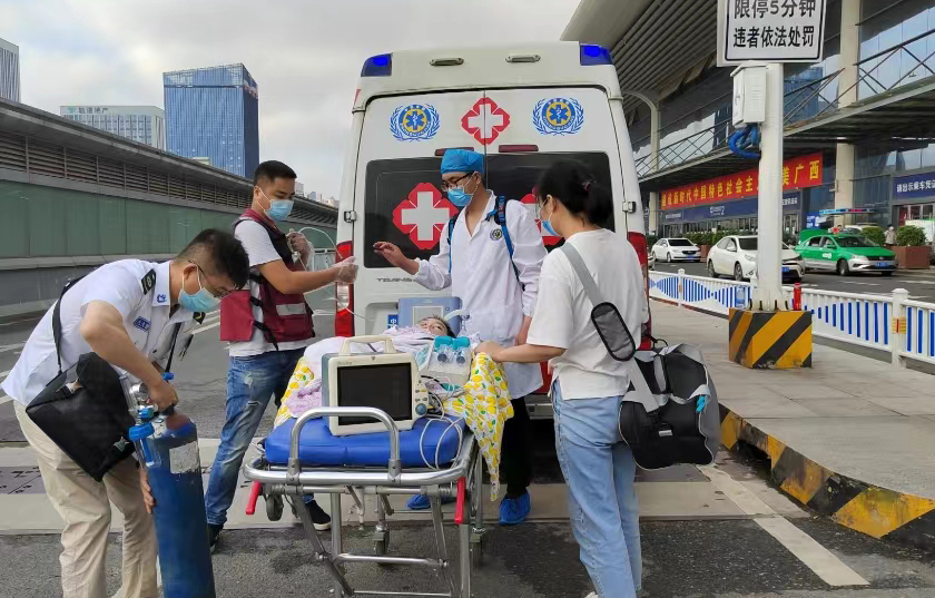 屏南县救护车出租公司