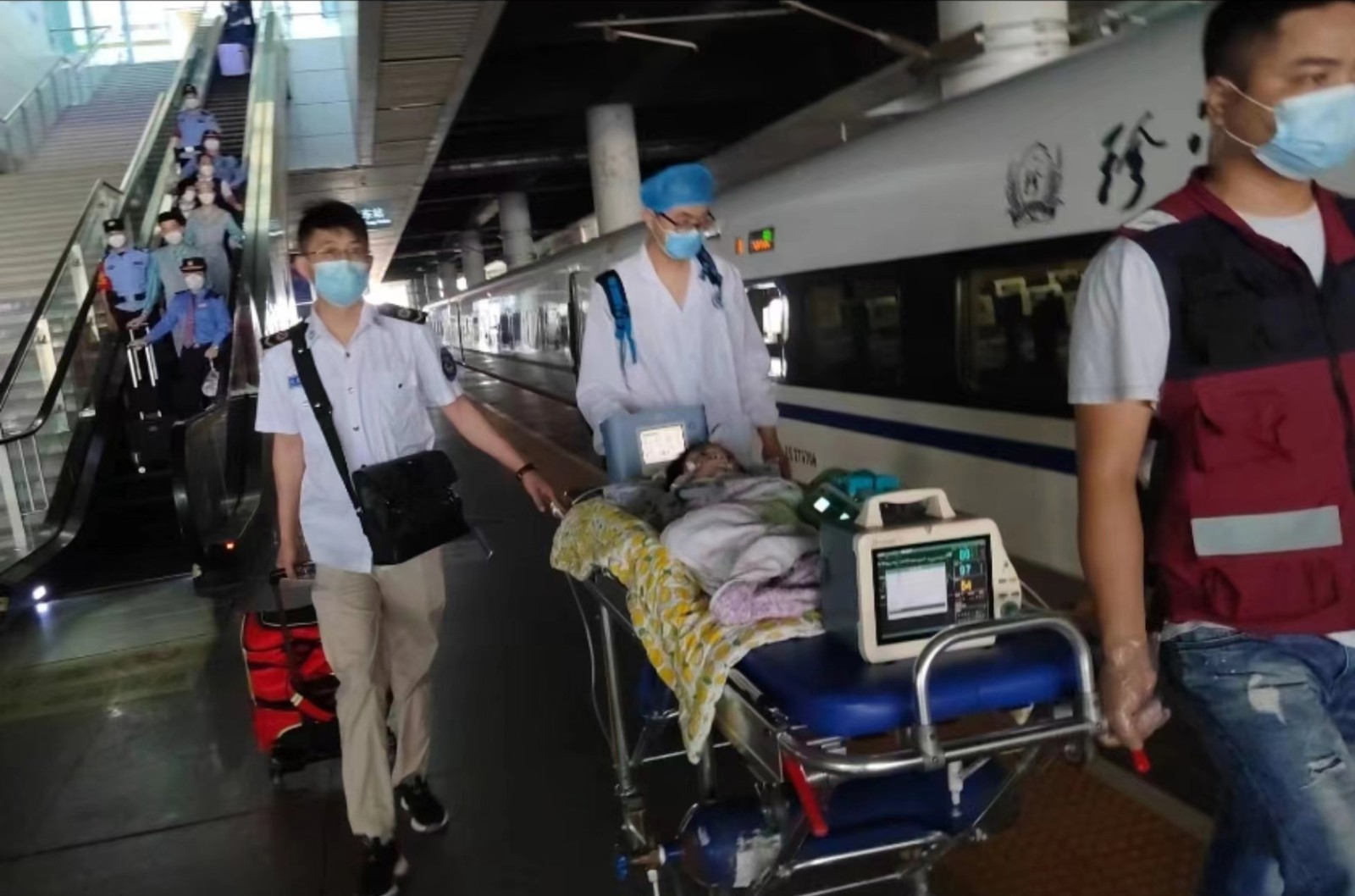 屏南县高铁转运公司